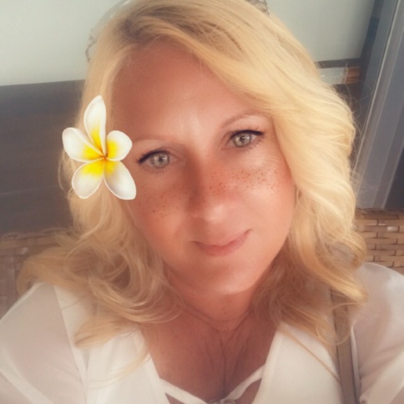 Meet your Posher, Michelle - Picture 1 of 1